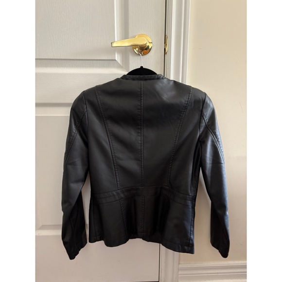 Cleo Petites Black Faux Leather Moto Jacket with Zipper Pockets (S/P) - Picture 4 of 15